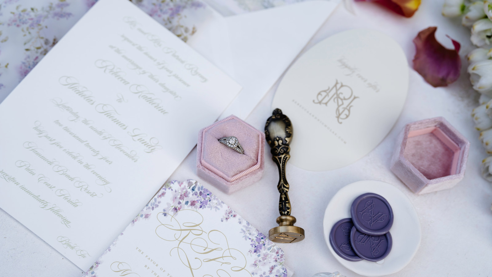 Venue: Hammock Beach Golf Resort and Spa, FL - Designer: Lulu Events - Photo: Natalie Jeans Photography Venue: Hammock Beach Golf Resort and Spa, FL - Designer: Lulu Events - Photo: Natalie Jeans Photography