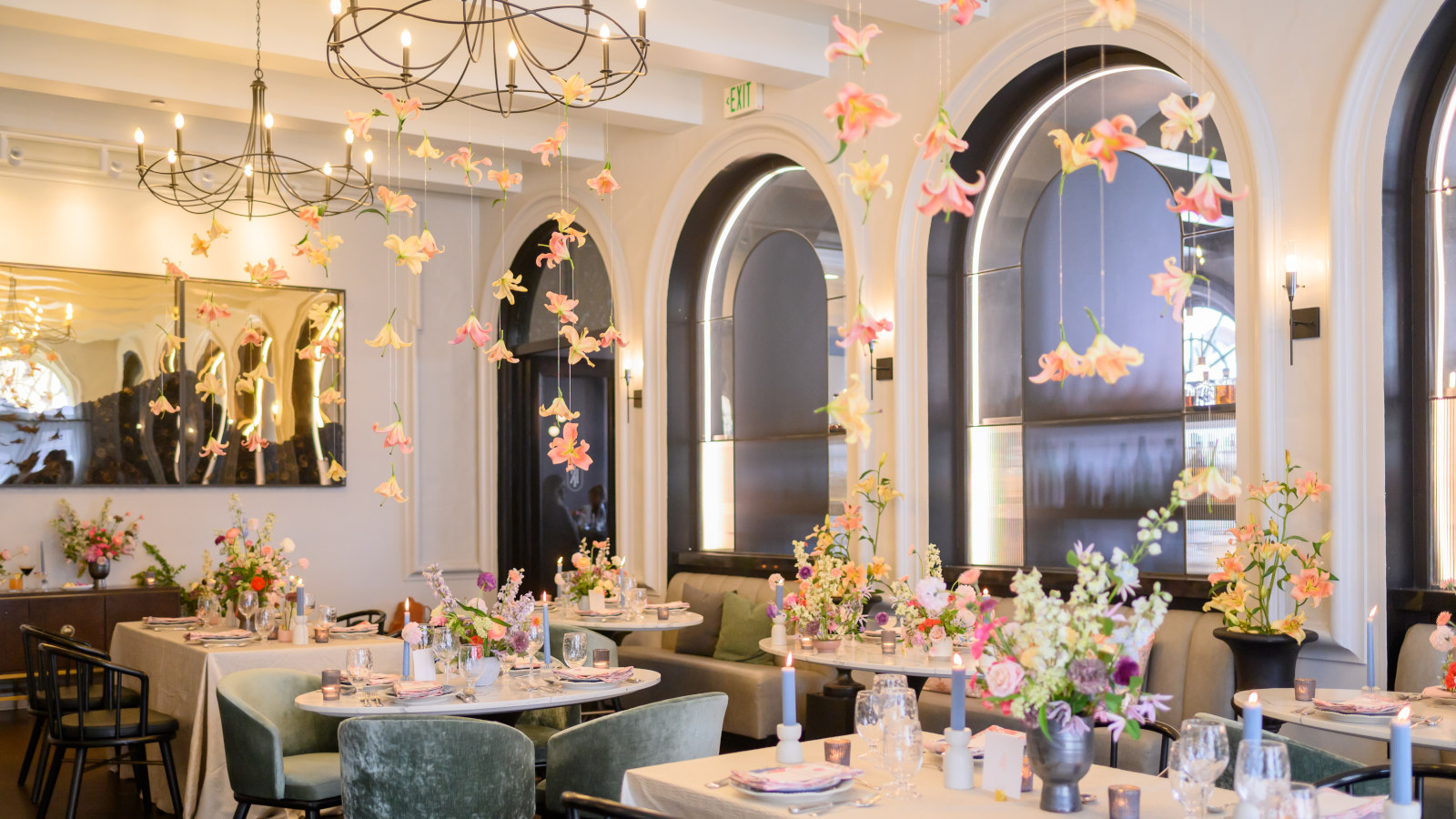 Venue: Mills House, Charleston - Designer: Eventfully Yours - Photo: Photography by Cameron Venue: Mills House, Charleston - Designer: Eventfully Yours - Photo: Photography by Cameron